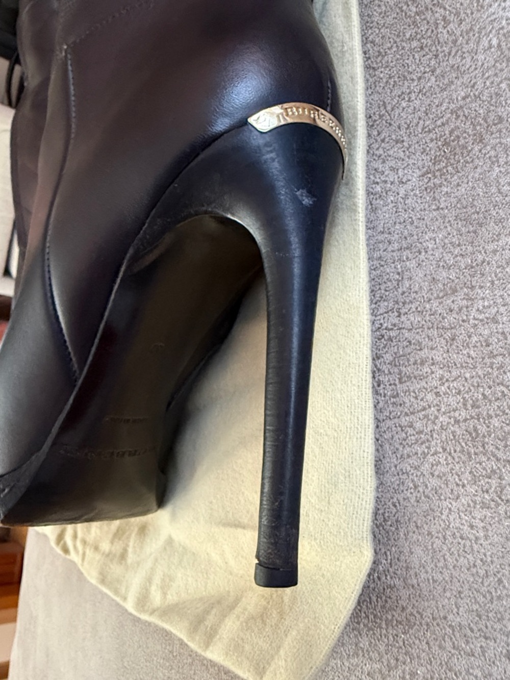 Burberry Black Leather Knee-High Stiletto Boots with Signature Check Texture - Picture 10 of 16